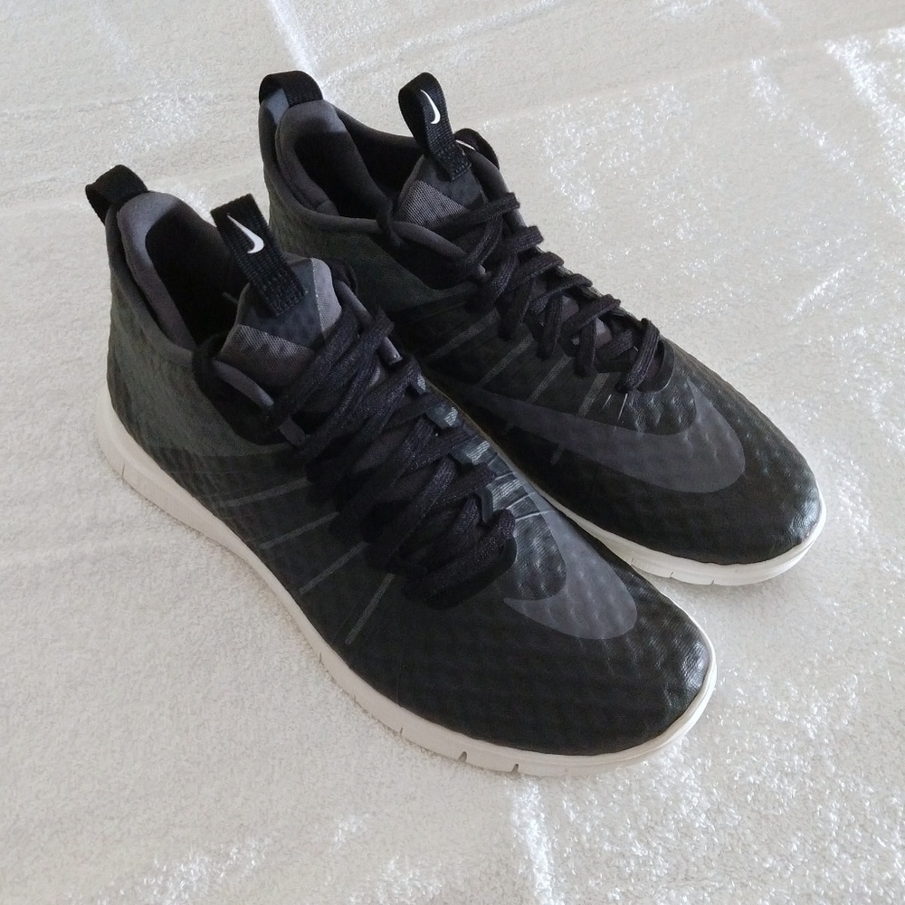 Nike Men's 10.5 Brand New (NWOT)